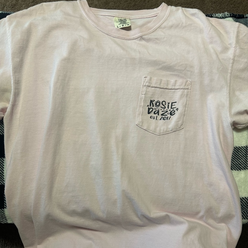 Pre-owned Rosie Daze Boutique (Mean Girls themed) graphic tee in light pink.